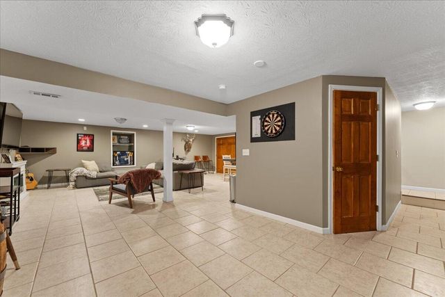 12 Harry Reinert Drive, Melbourne, KY 41059