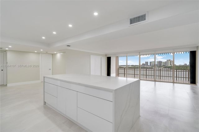 1 Grove Isle Dr A904, Miami, FL 33133