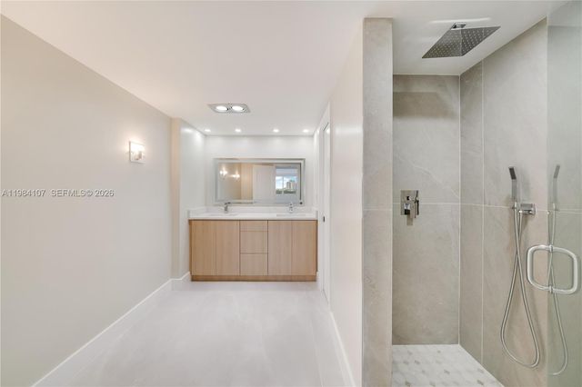 1 Grove Isle Dr A904, Miami, FL 33133