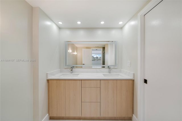 1 Grove Isle Dr A904, Miami, FL 33133