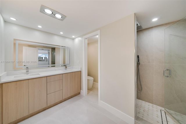 1 Grove Isle Dr A904, Miami, FL 33133