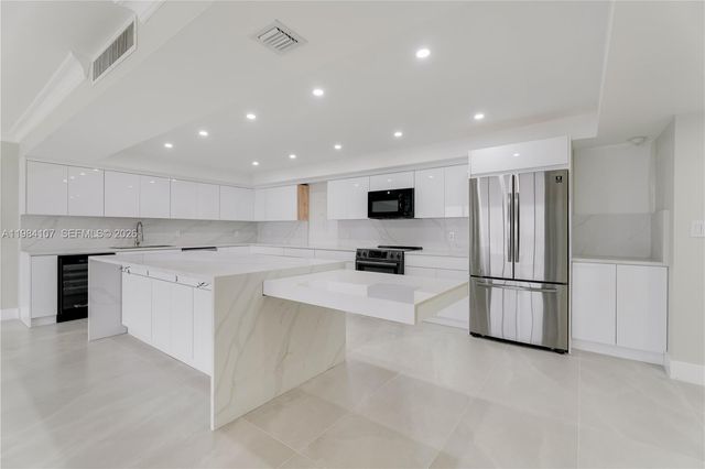 1 Grove Isle Dr A904, Miami, FL 33133