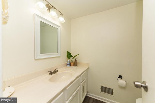 5534 SHIPLEY CT, Centreville, VA 20120