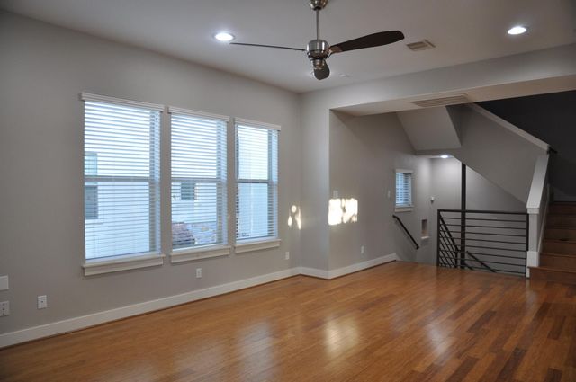 5743 Petty Street, Houston, TX 77007