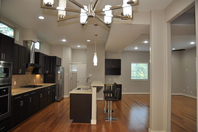 5743 Petty Street, Houston, TX 77007