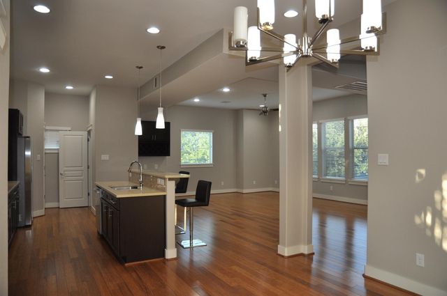 5743 Petty Street, Houston, TX 77007