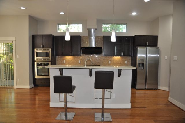 5743 Petty Street, Houston, TX 77007