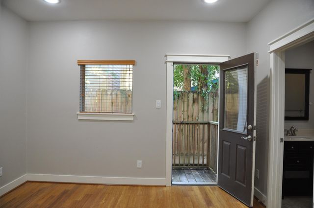 5743 Petty Street, Houston, TX 77007