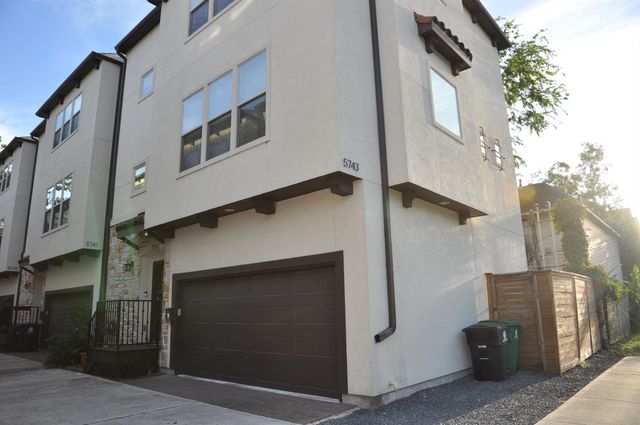 5743 Petty Street, Houston, TX 77007