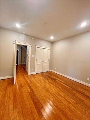 5743 Petty Street, Houston, TX 77007