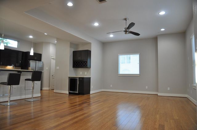 5743 Petty Street, Houston, TX 77007