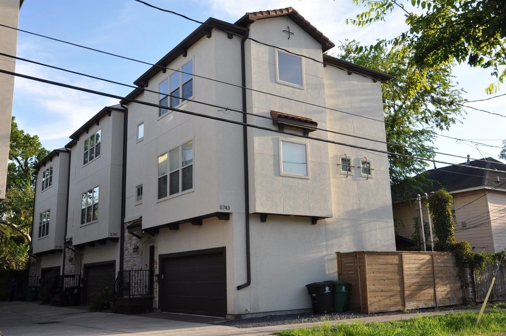 5743 Petty Street, Houston, TX 77007