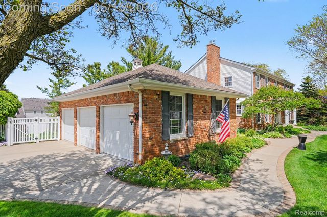 5443 Provincial Road, Grand Blanc Charter Township, MI 48439
