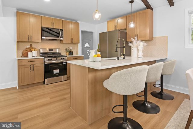8601 GREENS LN, Baltimore, MD 21244
