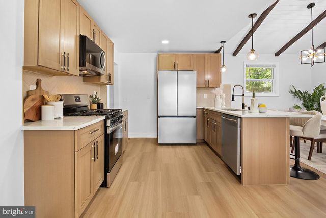 8601 GREENS LN, Baltimore, MD 21244
