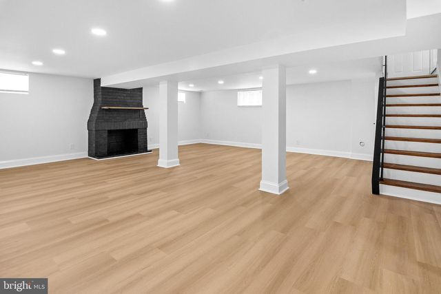 8601 GREENS LN, Baltimore, MD 21244