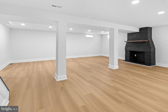 8601 GREENS LN, Baltimore, MD 21244