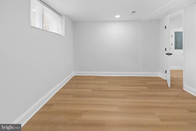 8601 GREENS LN, Baltimore, MD 21244