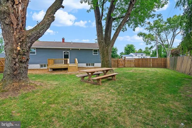 8601 GREENS LN, Baltimore, MD 21244