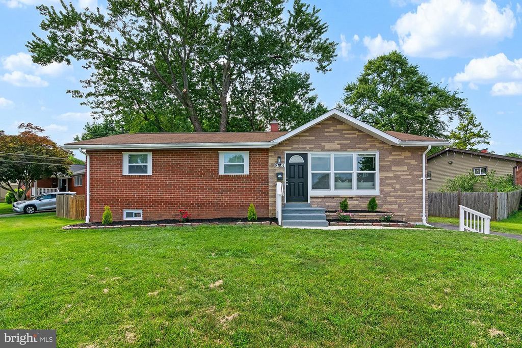 8601 GREENS LN, Baltimore, MD 21244