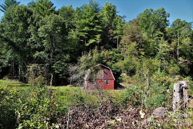 745 Broom Road, Tuckasegee, NC 28783