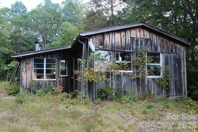 745 Broom Road, Tuckasegee, NC 28783