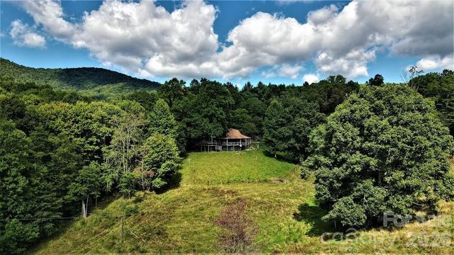 745 Broom Road, Tuckasegee, NC 28783