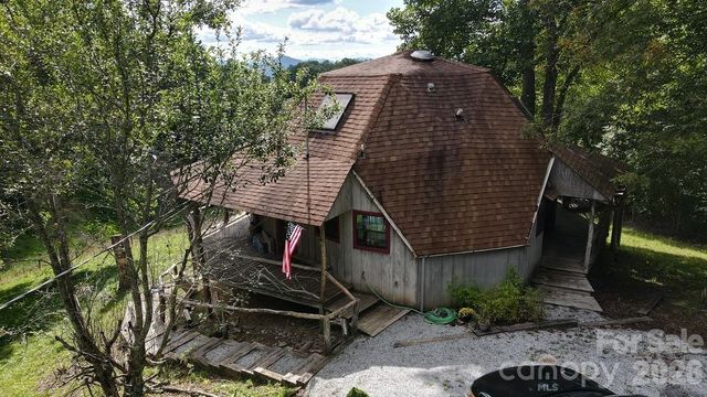 745 Broom Road, Tuckasegee, NC 28783