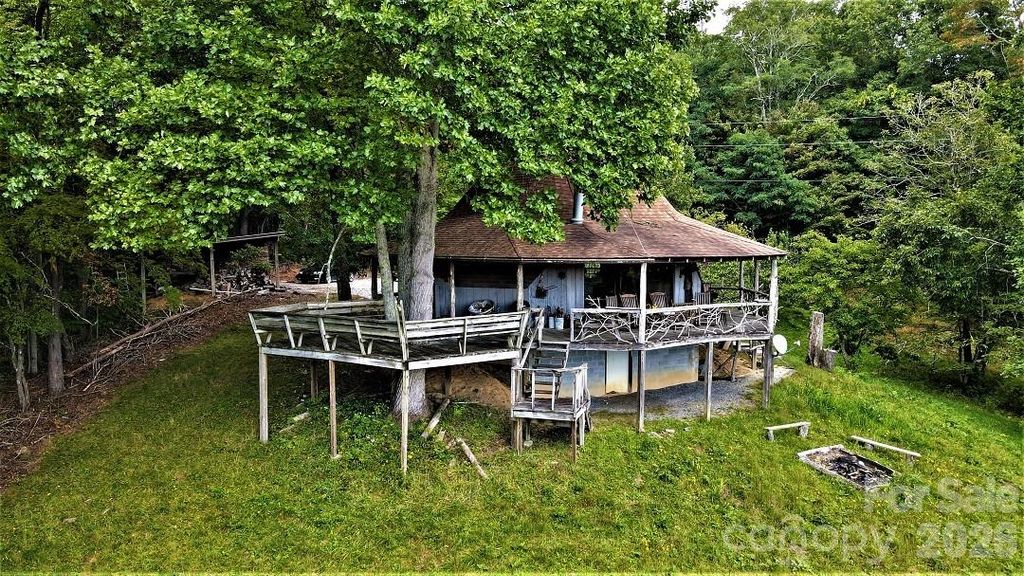 745 Broom Road, Tuckasegee, NC 28783