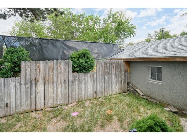 607 Sw COURT Ave, Pendleton, OR 97801