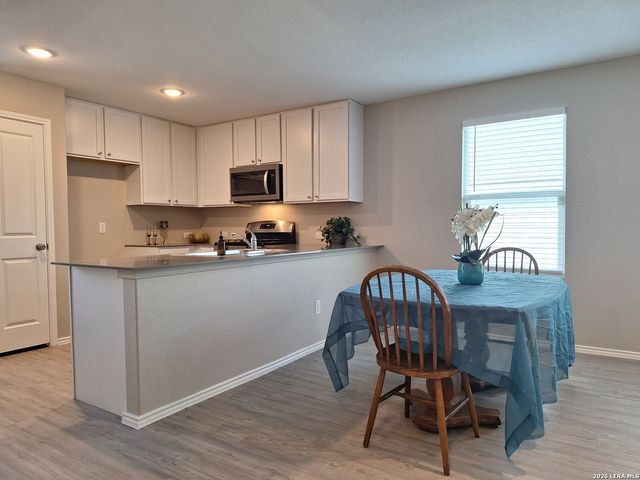 106 KAYDEN CT, Marion, TX 78124