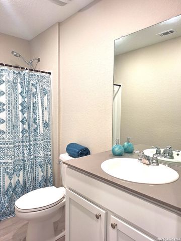 106 KAYDEN CT, Marion, TX 78124