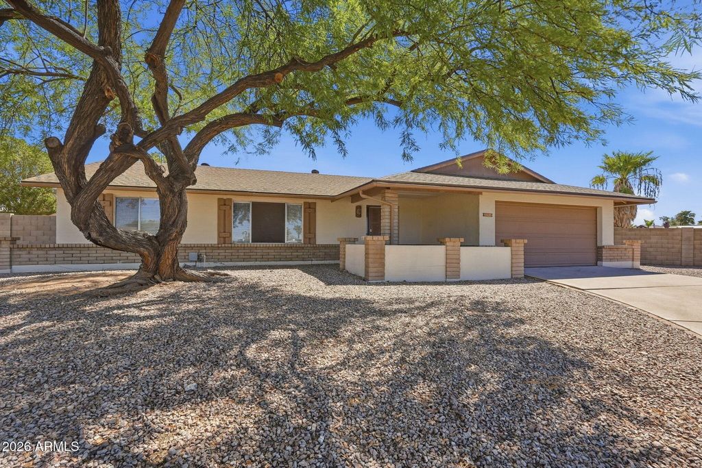 852 E ACAPULCO Lane, Phoenix, AZ 85022 — photo 4