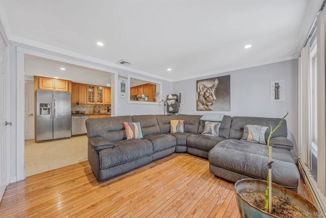 50 E Pine Street, Long Beach, NY 11561