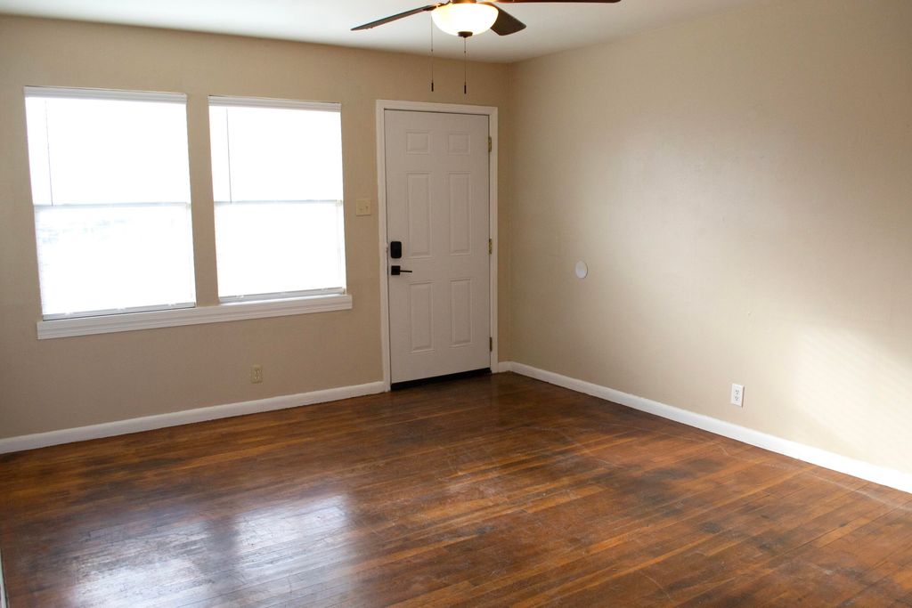 Image 2 of property listing at 2510 Glenwood Drive, San Angelo, TX 76901