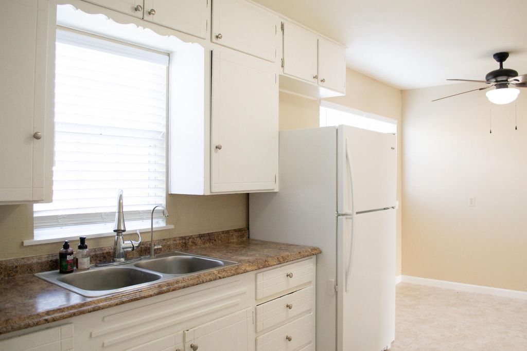 Image 3 of property listing at 2510 Glenwood Drive, San Angelo, TX 76901