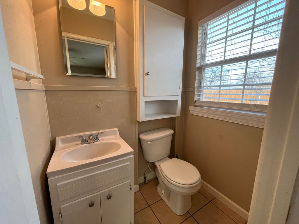 Image 6 of property listing at 2510 Glenwood Drive, San Angelo, TX 76901