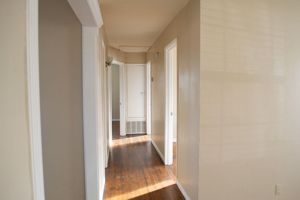 Image 7 of property listing at 2510 Glenwood Drive, San Angelo, TX 76901