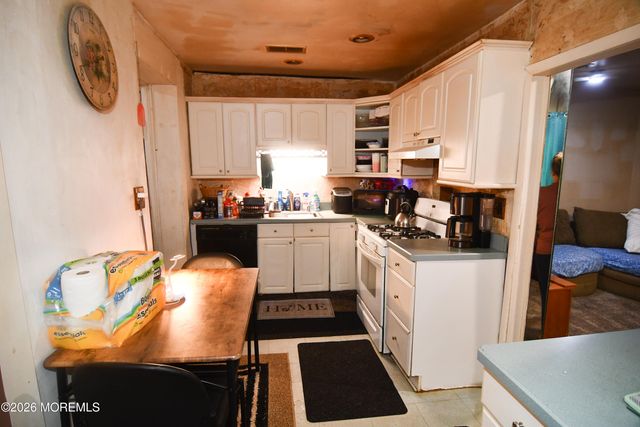 481 Center Avenue, Middletown, NJ 07748