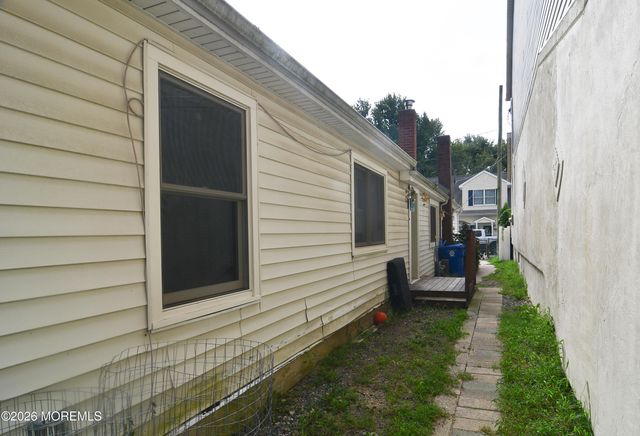 481 Center Avenue, Middletown, NJ 07748