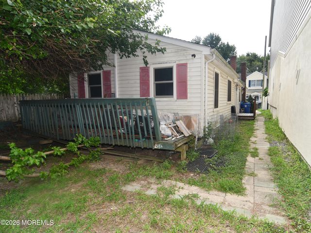 481 Center Avenue, Middletown, NJ 07748