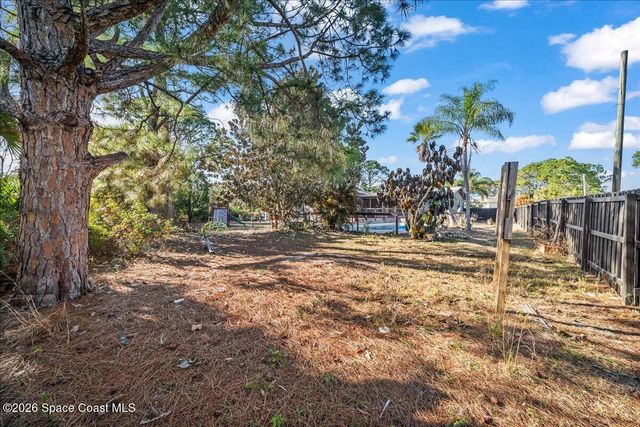 938 Dorchester Road NW, Palm Bay, FL 32907