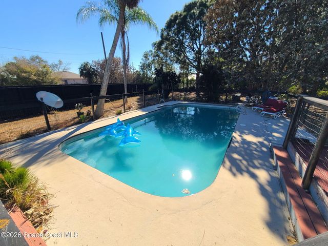 938 Dorchester Road NW, Palm Bay, FL 32907