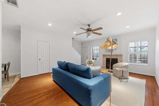 9850 Pagewood Lane 1009, Houston, TX 77042
