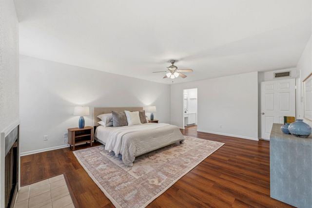 9850 Pagewood Lane 1009, Houston, TX 77042