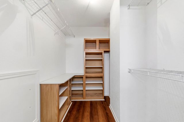 9850 Pagewood Lane 1009, Houston, TX 77042