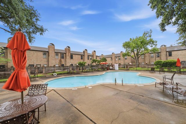 9850 Pagewood Lane 1009, Houston, TX 77042