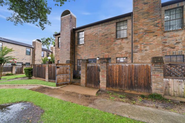 9850 Pagewood Lane 1009, Houston, TX 77042