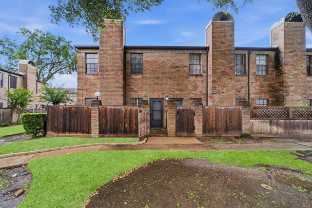 9850 Pagewood Lane 1009, Houston, TX 77042