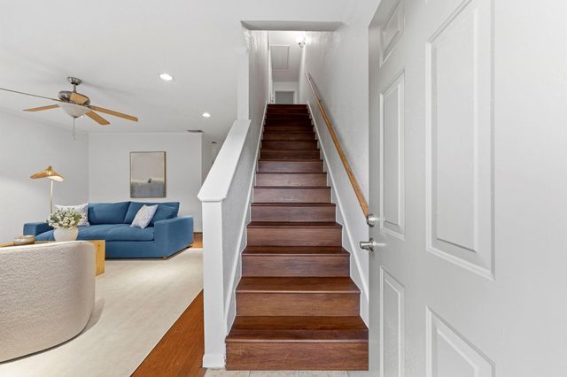 9850 Pagewood Lane 1009, Houston, TX 77042